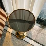 طاولة جانبية ذهبية أنيقة - 6