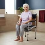 كرسي حمام طبي متنقل - 16