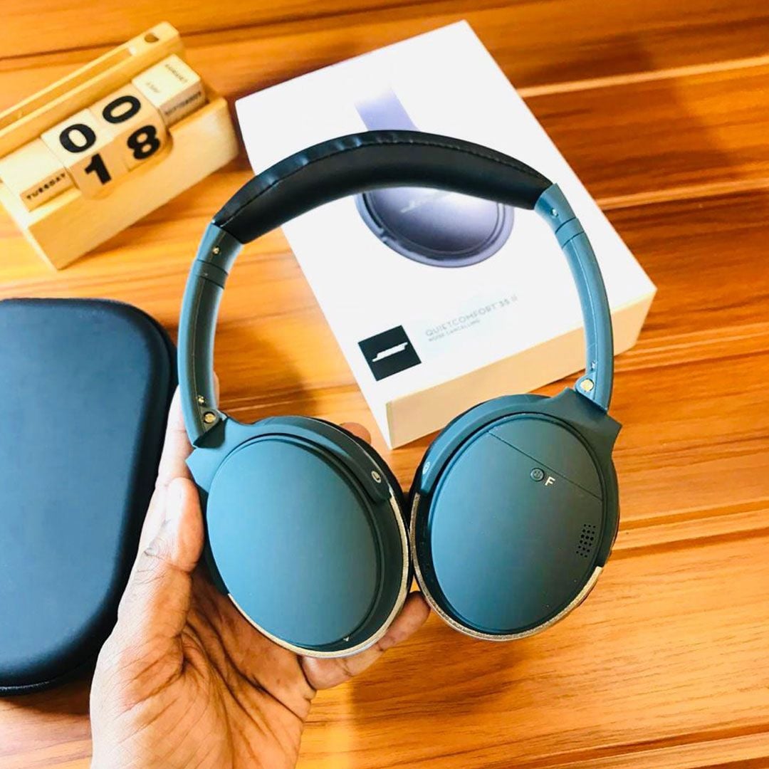 Professional Wireless Headphones product thumbnail 7