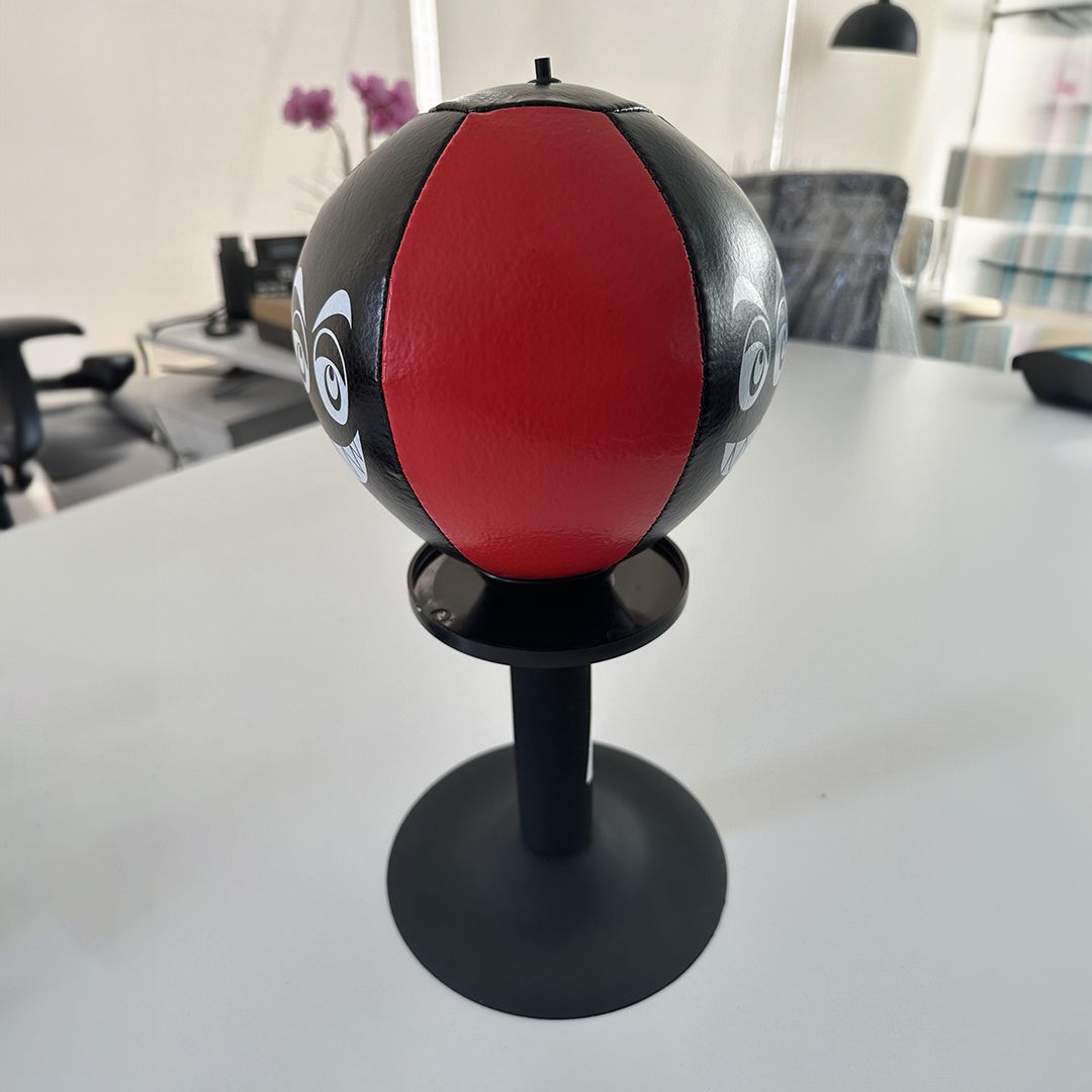 ستاند ملاكمة لسطح المكتب - 17