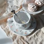 فنجان مع صحن مزخرف بالورود - 4