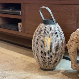 فانوس الشموع الخشبي - 55 سم