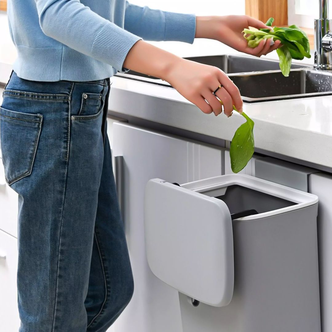 Kitchen Hanging Trash Bin product thumbnail 4
