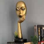 مجسم المفكر الذهبي