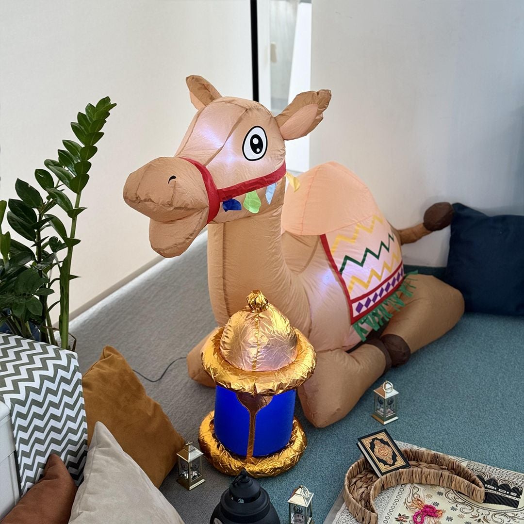 مُجسم الجمل القابل للنفخ - 11