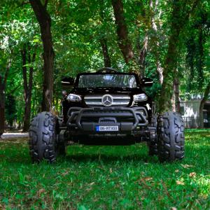 سيارة مرسيدس بنز مونستر DK - 3