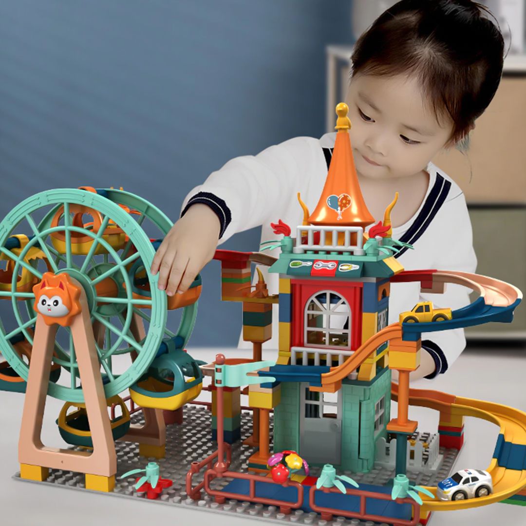 Castle Building Toy product thumbnail 12
