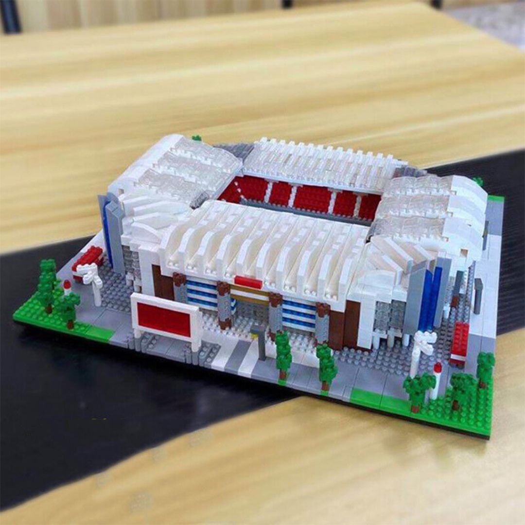 LEGO Old Trafford Stadium product thumbnail 2