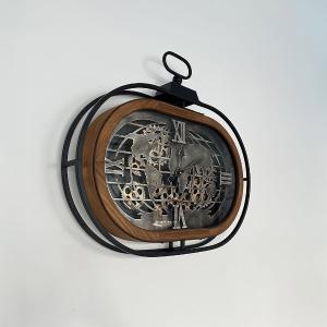 ساعة حائط تروس معدنية بتصميم خريطة العالم - 5