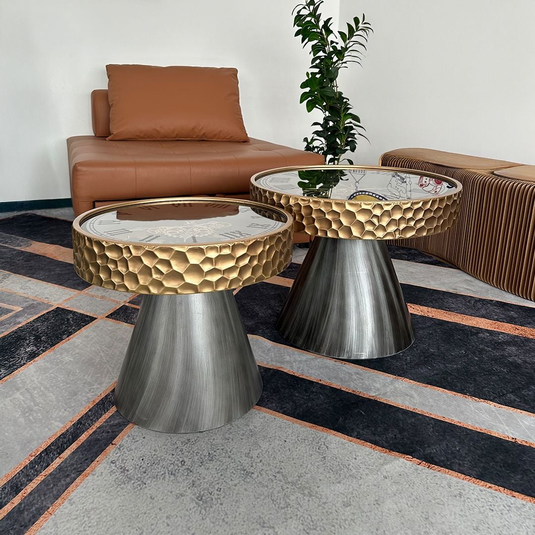 طقم طاولات بتصميم ساعة تروس و قاعدة مخروطية - 2