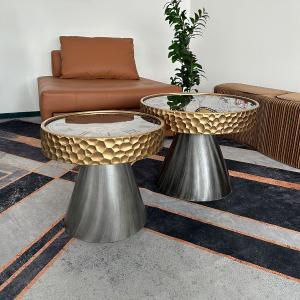 طقم طاولات بتصميم ساعة تروس و قاعدة مخروطية - 3