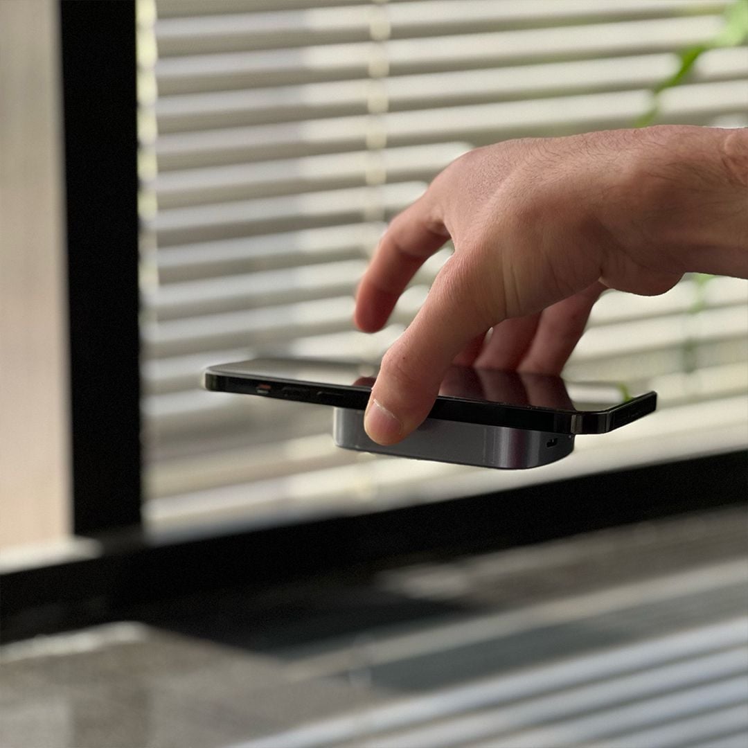 Magnetic fast wireless charger product thumbnail 12