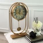 ساعة ديكورية بتصميم تروس و بندول ذهبي فاخر - 2