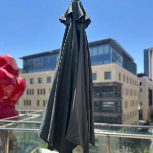 جلسة حديقة بأربعة كراسي ومظلة - 2