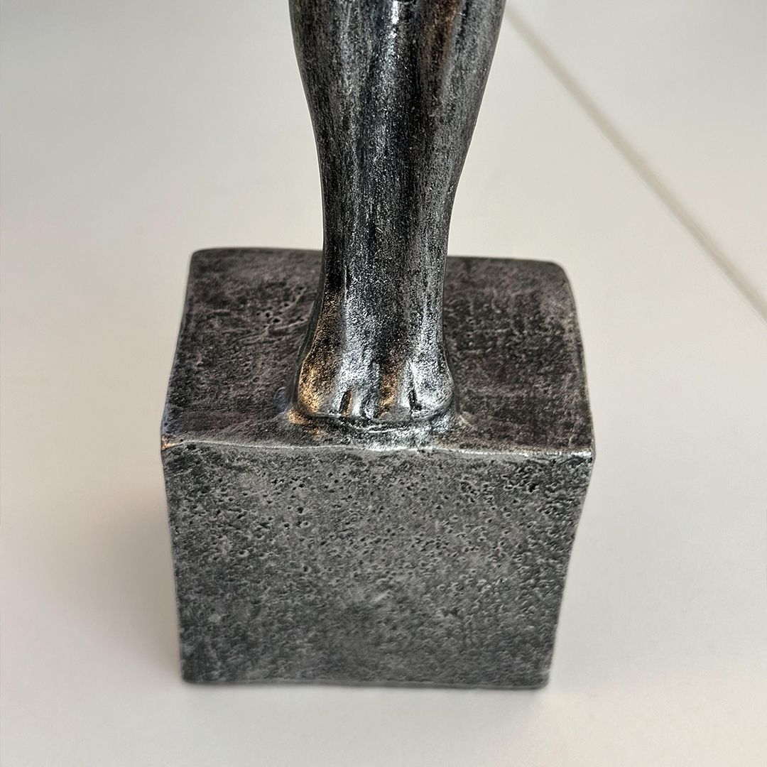 Wall Climbing Statues product thumbnail 17