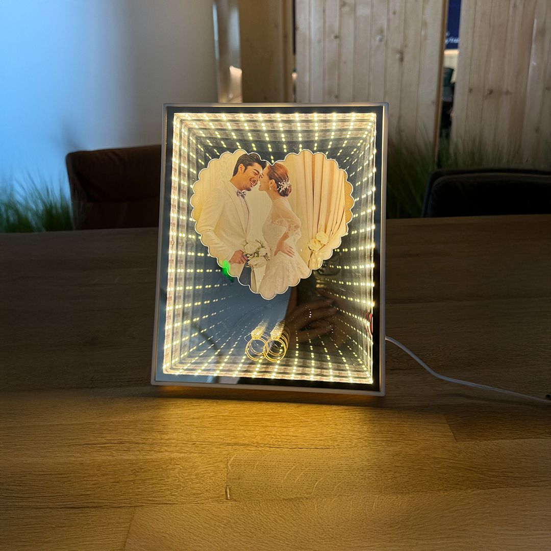 3D Heart Shaped Illuminated Photo Frame - 32 cm product thumbnail 2