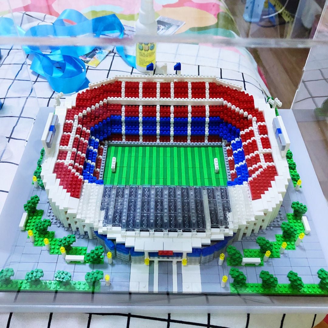 LEGO Camp Nou Stadium product thumbnail 2