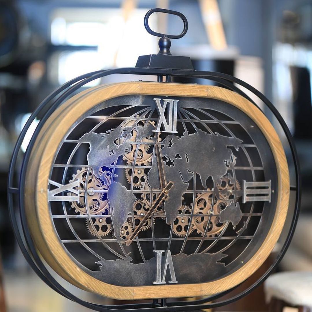 ساعة حائط تروس معدنية بتصميم خريطة العالم - 10